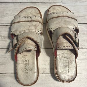 Bed|Stu platform sandal